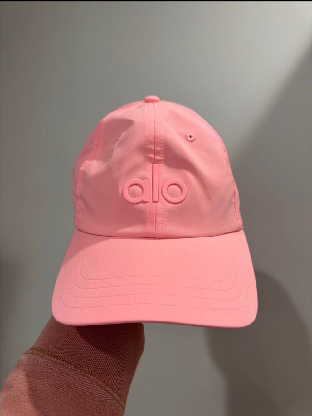 ALO Yoga Neon Bubblegum Pink Logo Cap